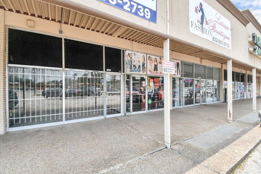 More Photos Of 7040-7058 Lawndale St, Houston Unknown For Lease