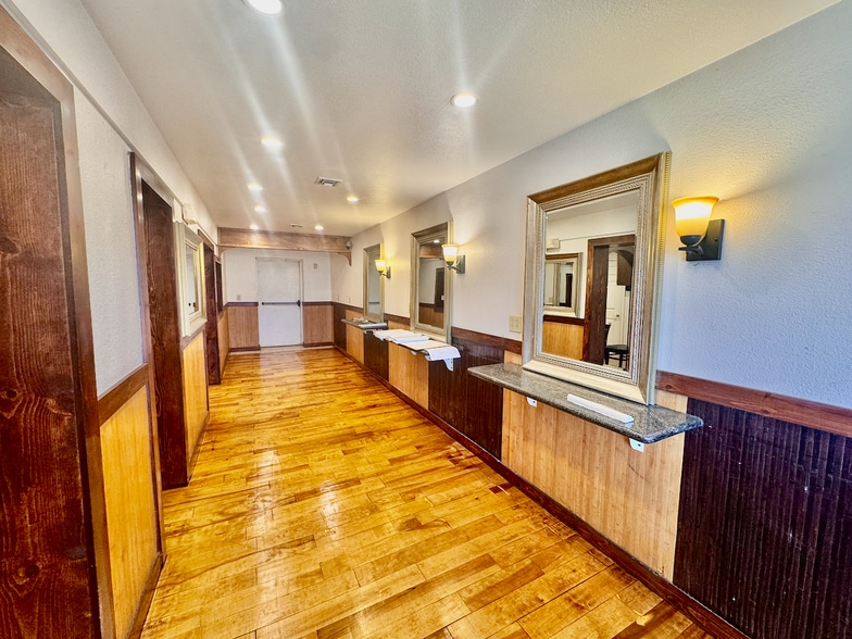 More Photos Of 501 N Arizona Ave, Chandler Restaurant For Sale