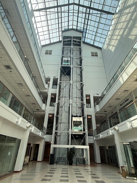 More Photos Of 1458 S San Pedro St, Los Angeles Freestanding For Sale