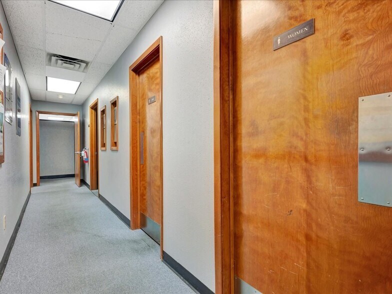 More Photos Of 202 N Angelina Ave, Lufkin Office For Sale