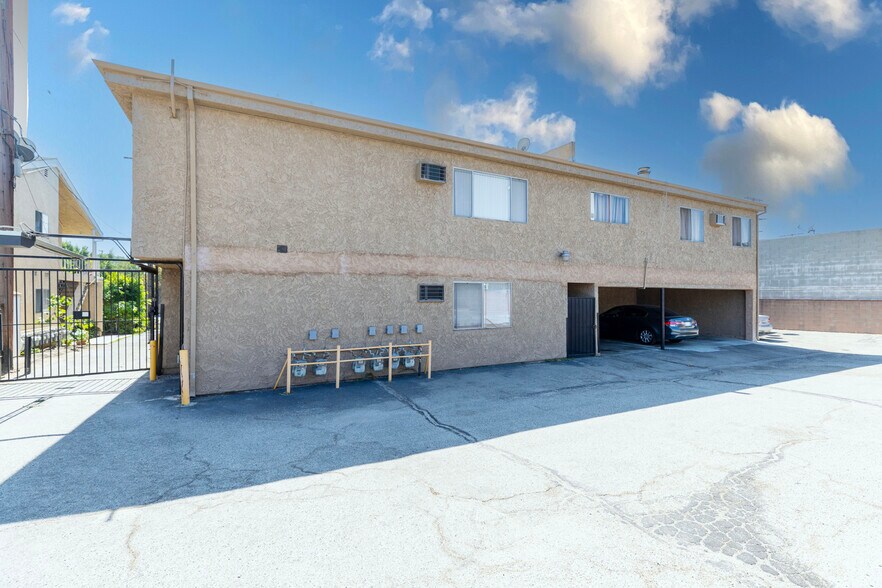 More Photos Of 11341 Victory Blvd, North Hollywood Apartments For Sale