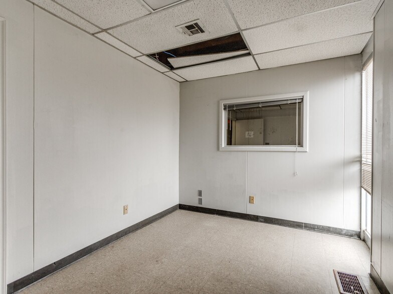 More Photos Of 5835 S Pennsylvania Ave, Oklahoma City Medical For Sale