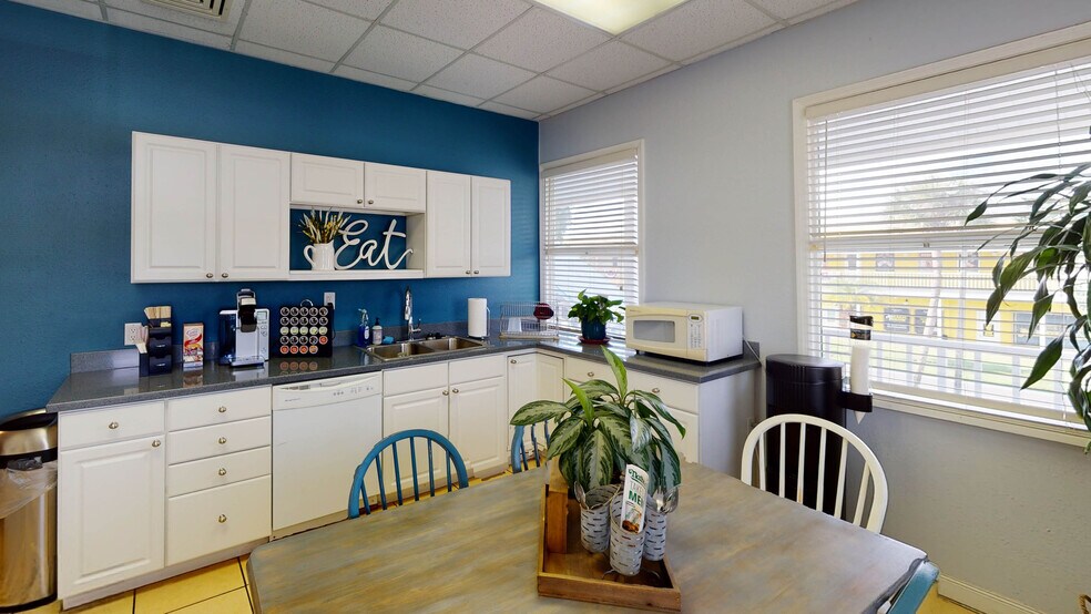 More Photos Of 5770 W Irlo Bronson Memorial Hwy, Kissimmee Unknown For Lease