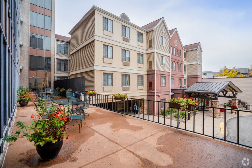 More Photos Of 1211 2nd St SW, Rochester Hospitality For Sale