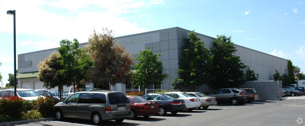 More Photos Of 3241 Darby Common, Fremont Manufacturing For Sale