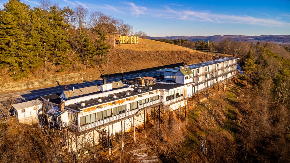 More Photos Of 33 County Road 60, Waverly Hotel For Sale