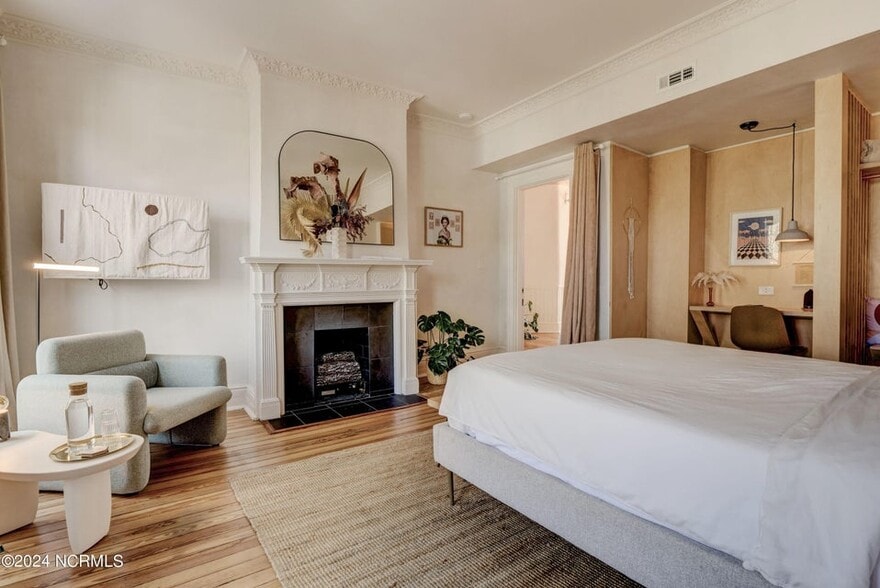 More Photos Of 118 S 4th St, Wilmington Hospitality For Sale