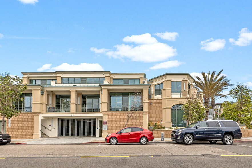 More Photos Of 205 Pier Ave, Hermosa Beach Office For Sale
