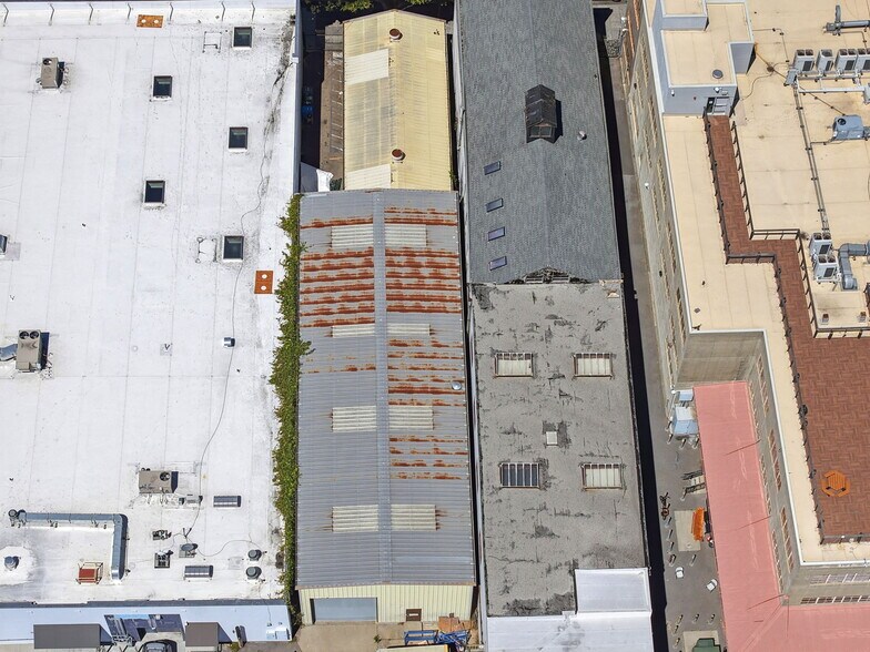 More Photos Of 2757 16th St, San Francisco Warehouse For Lease