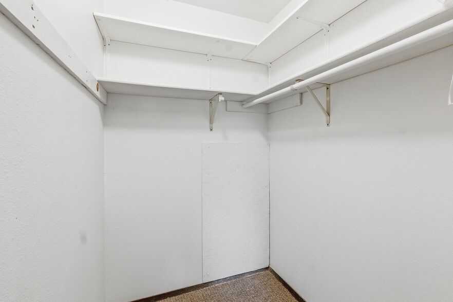 More Photos Of 228 Enterprise St, Stockbridge Apartments For Sale