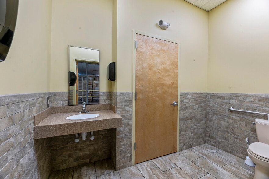 More Photos Of 154 Tices Ln, East Brunswick Manufacturing For Sale