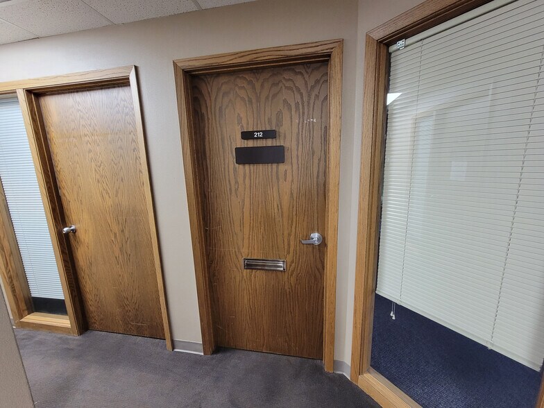 More Photos Of 2500 W 49th St, Sioux Falls Office For Lease