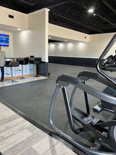 More Photos Of 1900 S Anderson St, Elwood Unknown For Lease