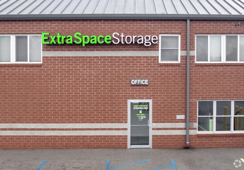 More Photos Of 4410 Allisonville Rd, Indianapolis Self Storage For Sale