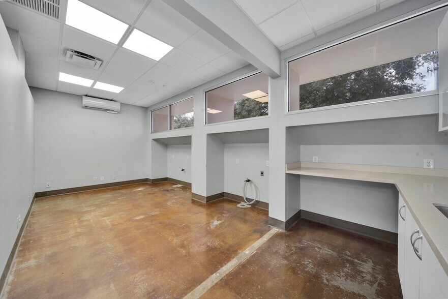 More Photos Of 6061 NE 14th Ave, Fort Lauderdale Medical For Lease