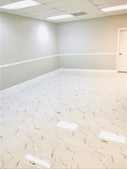 More Photos Of 1801-1867 Banks Rd, Margate Office For Lease