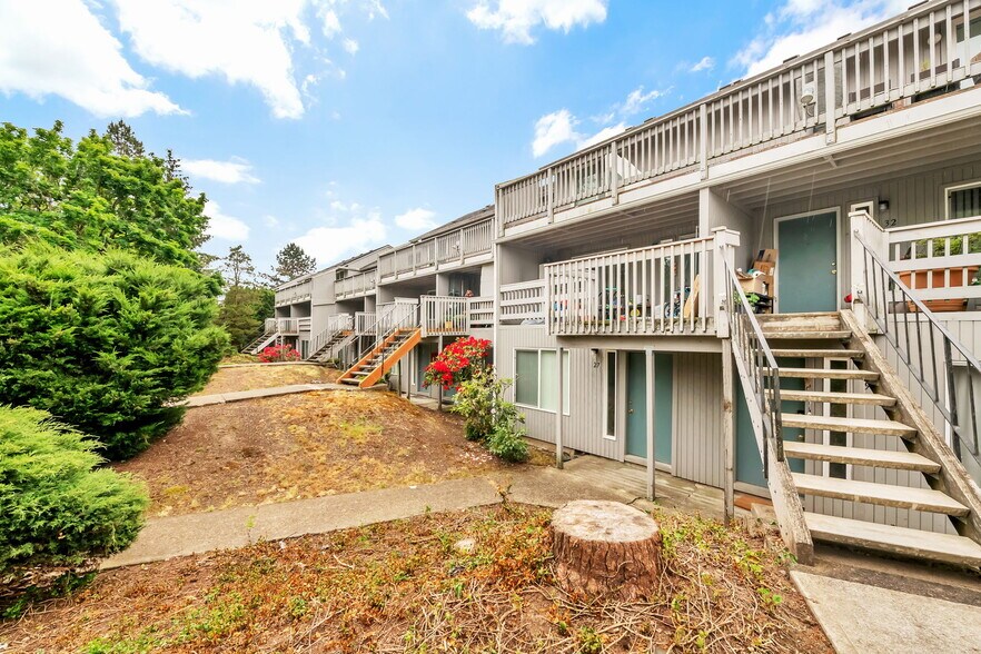 More Photos Of 9350 SW Hall Blvd, Tigard Apartments For Sale