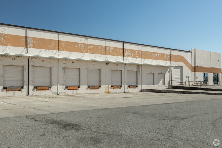 More Photos Of 1100 Marauder St, Chico Distribution For Lease