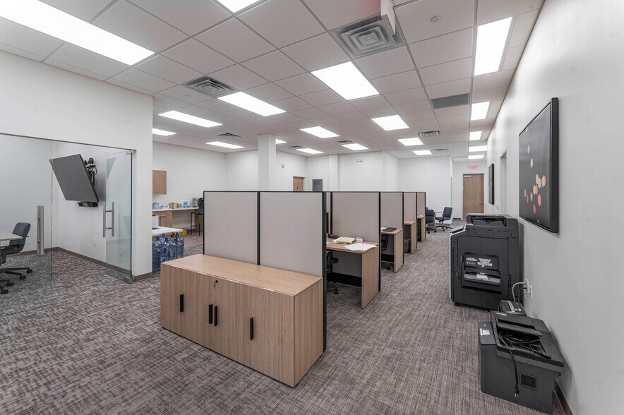 More Photos Of 2013 Cedarbridge Ave, Lakewood Office For Lease