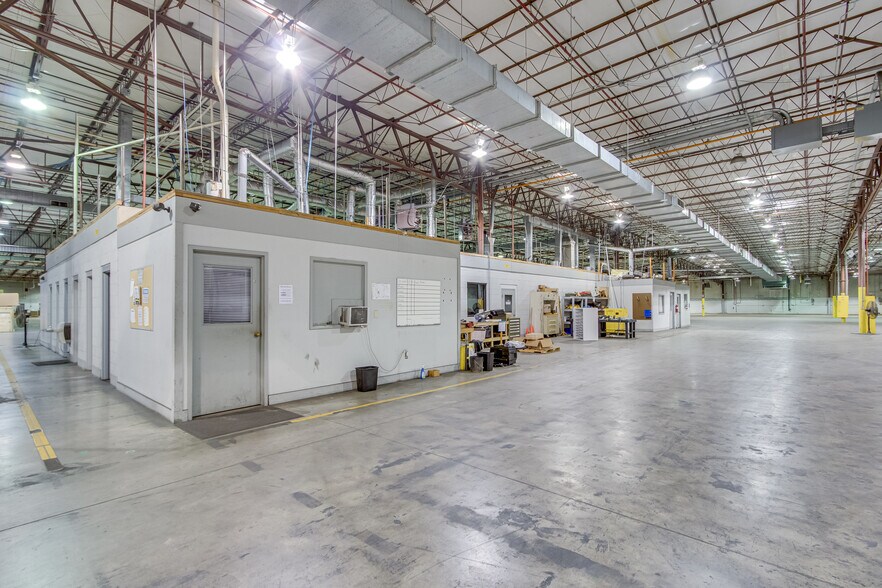 More Photos Of 2375 Murphy Blvd, Gainesville Distribution For Lease