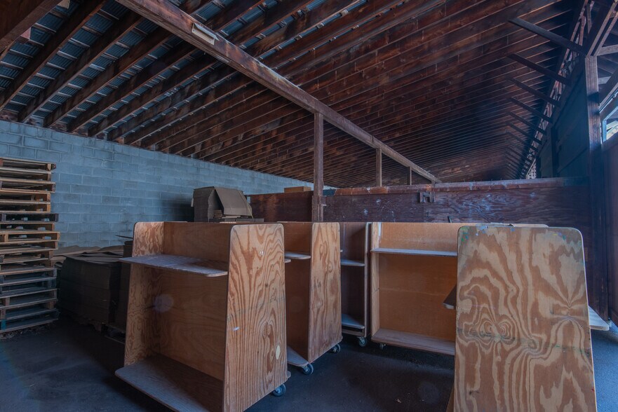 More Photos Of 105 Hand ave, Elizabethtown Industrial For Sale