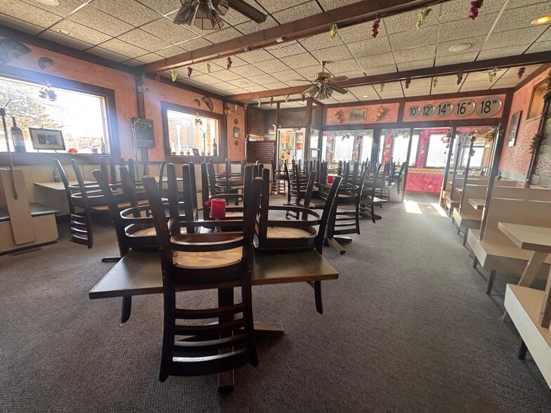 More Photos Of 1705 Columbus Ave, Bay City Restaurant For Sale