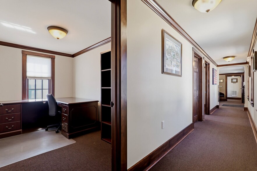More Photos Of 517 Monroe St, Sheboygan Falls Office For Sale
