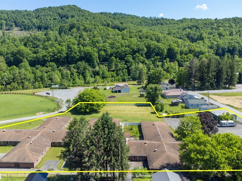 More Photos Of 18 4th St, Richwood Skilled Nursing Facility For Sale