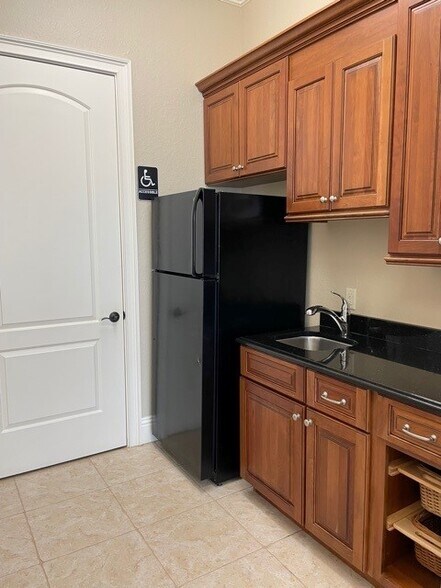 More Photos Of 1820 E Edgewood Dr, Lakeland Medical For Lease