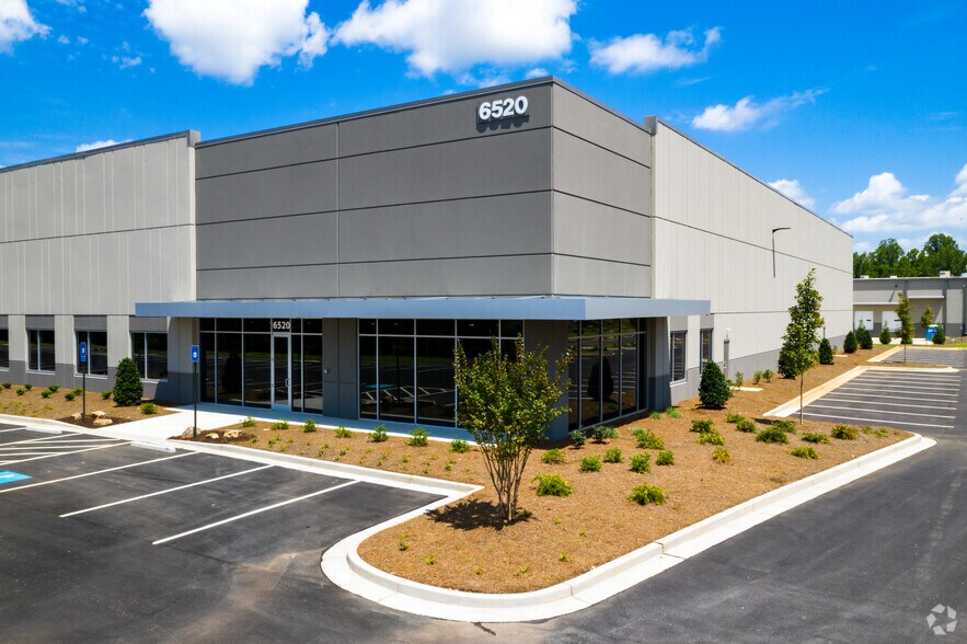 More Photos Of 6520 Corporate Ct, Alpharetta Manufacturing For Lease