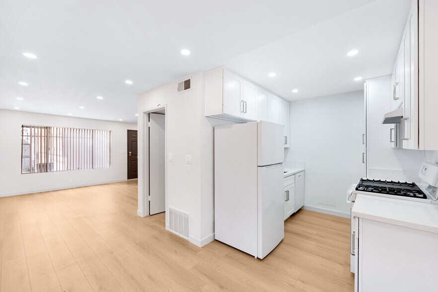 More Photos Of 333 Riverdale Dr, Glendale Apartments For Sale