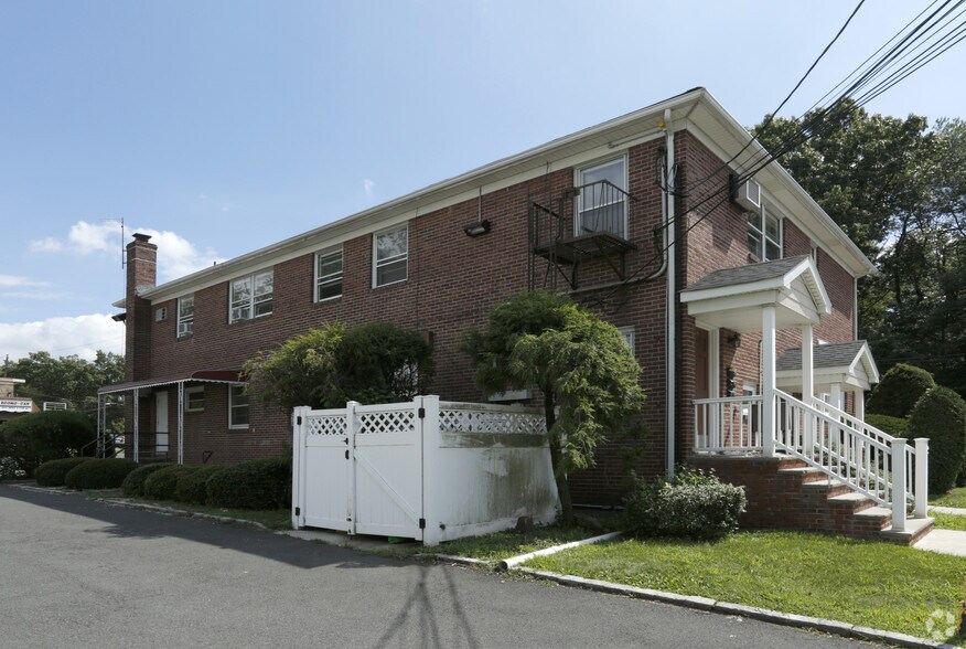 More Photos Of 1585 Morris Ave, Union Township Medical For Lease