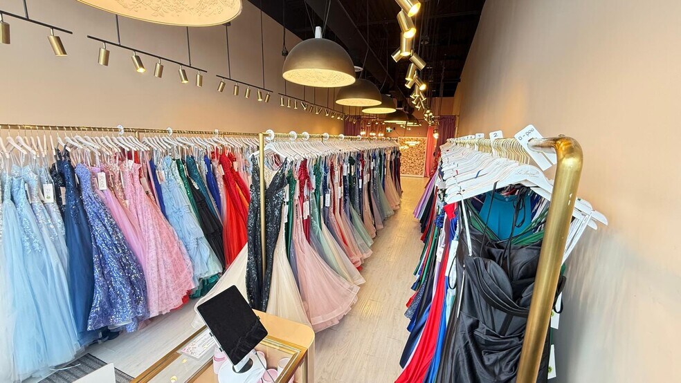 More Photos Of 2900 Gibford Dr, Ottawa Storefront Retail Office For Sale