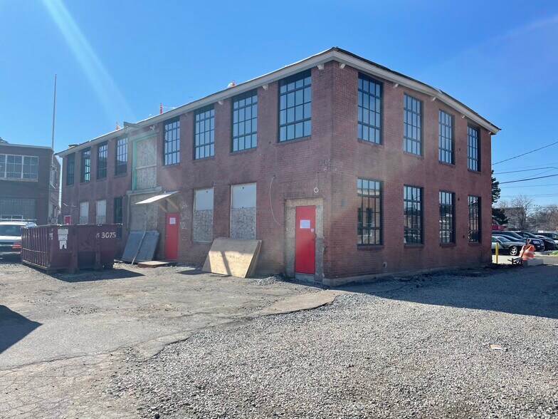 More Photos Of 144 Delaine St, Providence Manufacturing For Lease