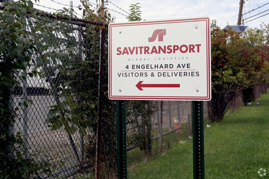 More Photos Of 4 Engelhard Ave, Avenel Warehouse For Lease