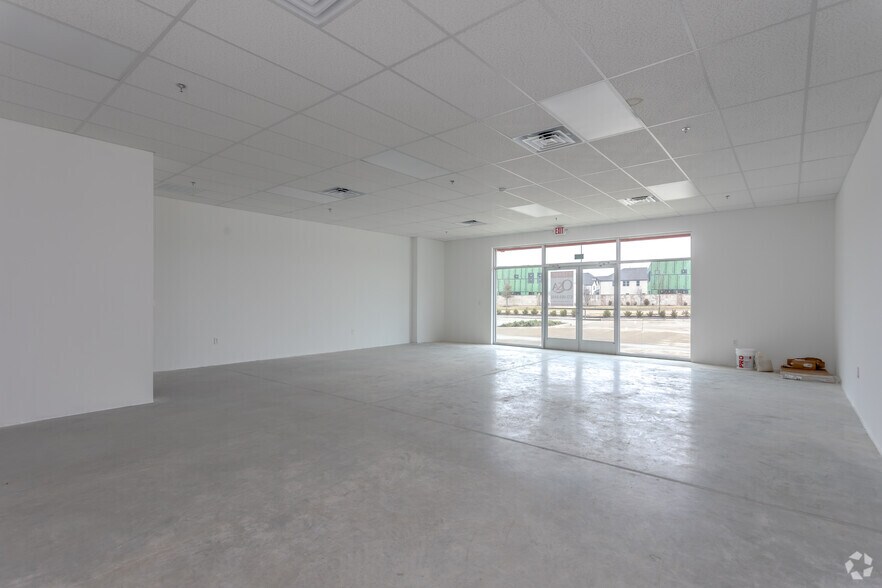 More Photos Of 350 E Buckingham Rd, Richardson Self Storage For Lease