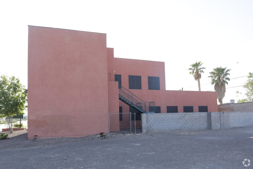 More Photos Of 309 W Lake Mead Pky, Henderson Loft Creative Space For Lease