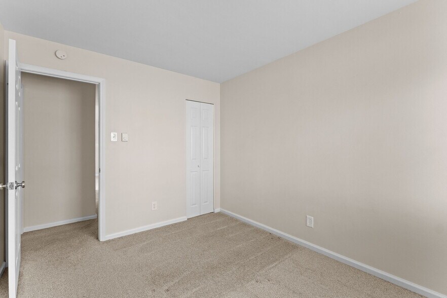 More Photos Of 7446 Sieloff Dr, Hazelwood Apartments For Sale