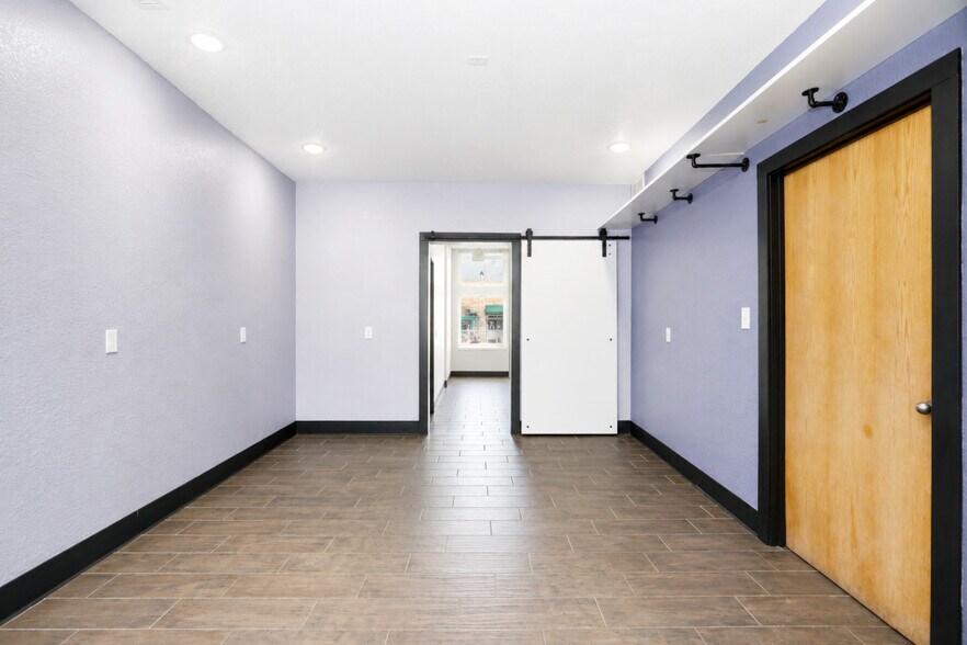 More Photos Of 123 Center Ave N, Mitchellville Office For Lease