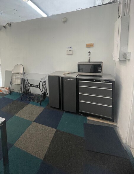 More Photos Of 430 Ansin Blvd, Hallandale Beach Warehouse For Sale