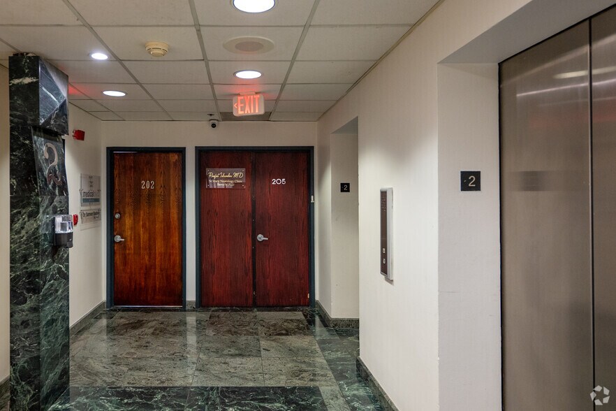 More Photos Of 9025 Wilshire Blvd, Beverly Hills Medical For Lease