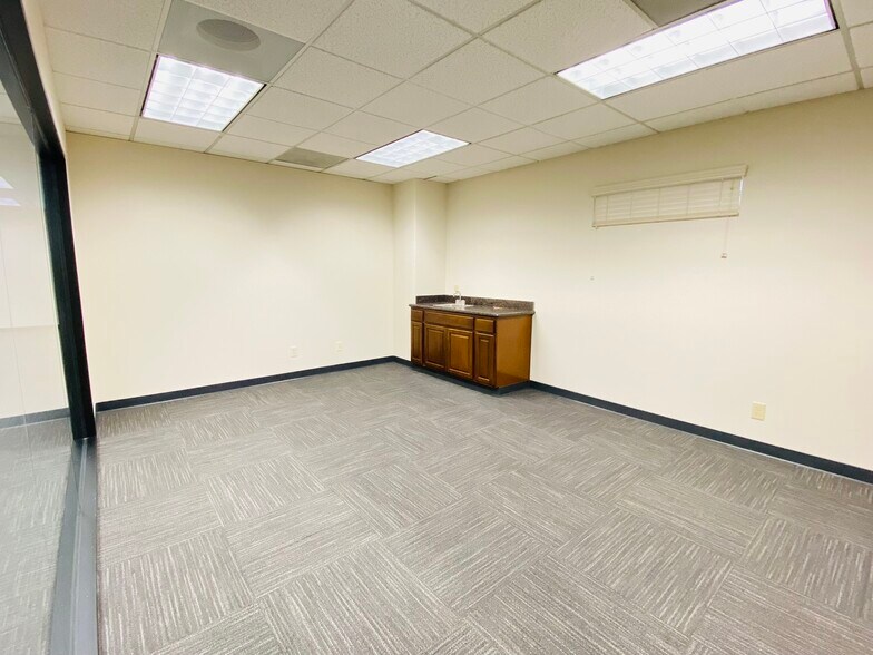 More Photos Of 20665 4th St, Saratoga Loft Creative Space For Lease