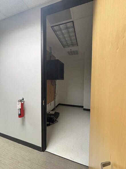 More Photos Of 5301 Veterans Memorial Pky, Saint Peters Office For Lease