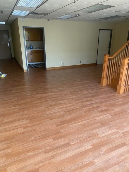 More Photos Of 11930 Goldring Rd, Arcadia Light Distribution For Lease