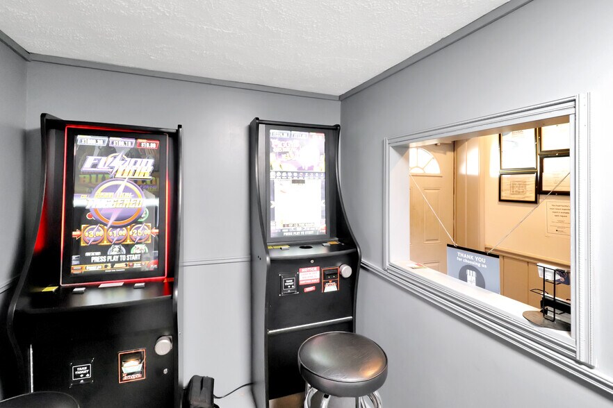More Photos Of 7646 Lancaster Ave, Myerstown Restaurant For Sale