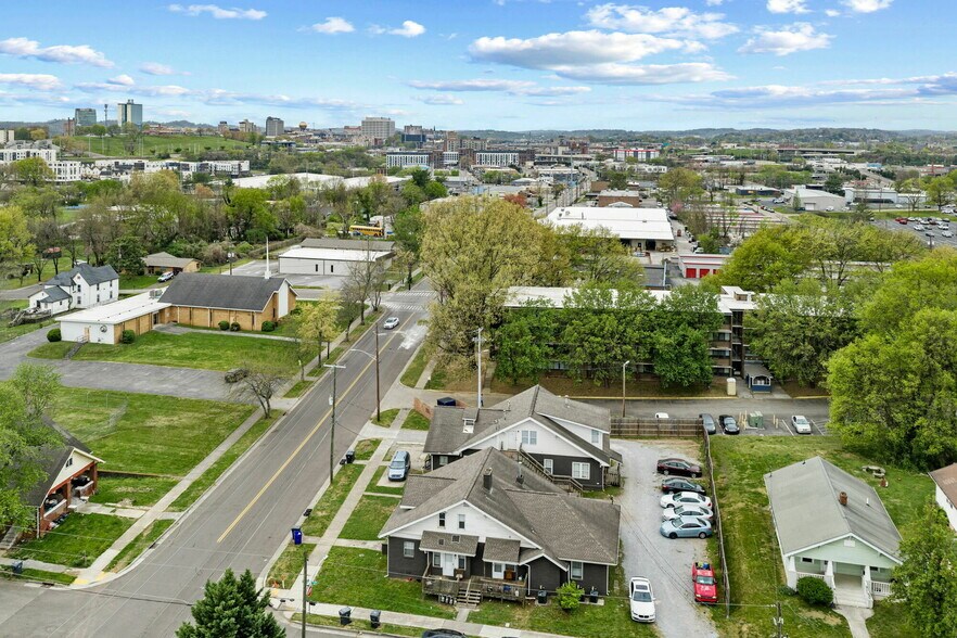 More Photos Of 1923-1925 McCalla Ave, Knoxville Apartments For Sale
