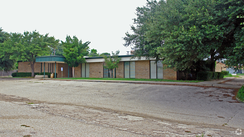 Primary Photo Of 1003 Medical Dr, Killeen Office For Sale