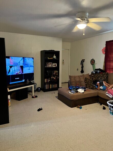 More Photos Of 2602 E Crosstimbers St, Houston Apartments For Sale