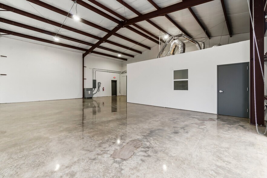 More Photos Of 25330 Aldine Westfield Rd, Spring Warehouse For Lease