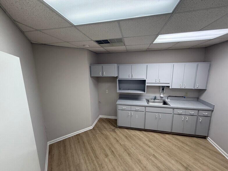 More Photos Of 1034 NW 57th St, Gainesville Medical For Lease